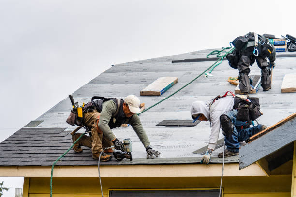 Professional Gutter Installation technician working in Klamath Falls, OR